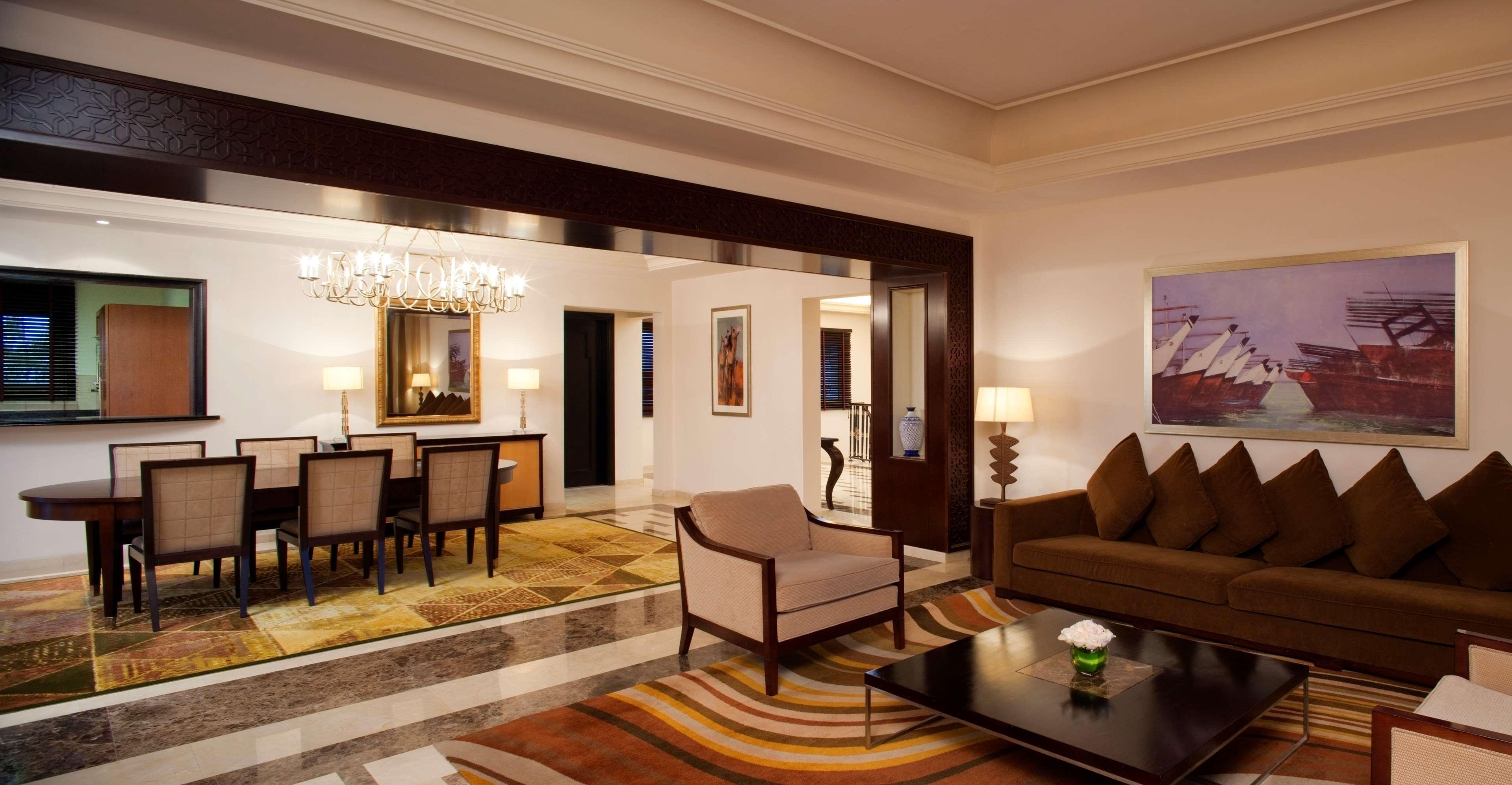 Grand Hyatt Doha Hotel & Villas Luaran gambar A suite at the Taj Mahal Palace, Mumbai